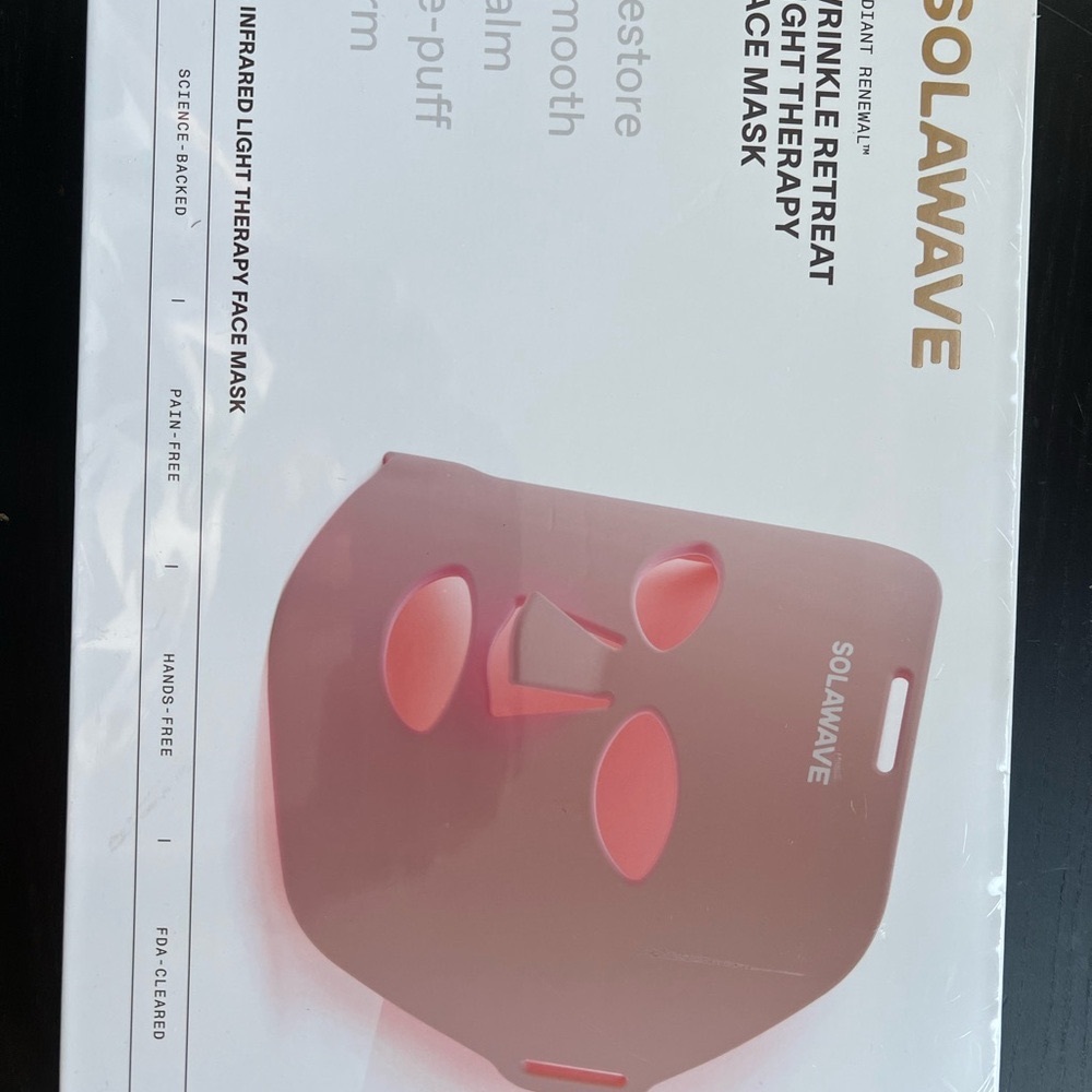 Solawave LED Red Light Therapy Face Mask. FDA Cleared. NIB